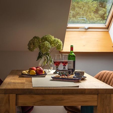 Apartamenty U Harrego I Przy Stawie Spa Z Klimatyzacja, Balia, Sauna, Ogrodem I Parkingiem Kudowa-Zdrój Buitenkant foto